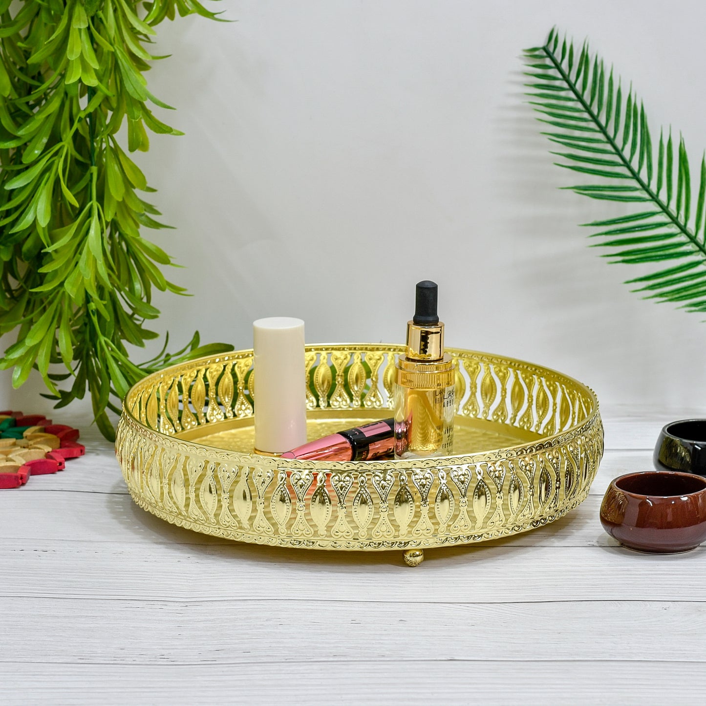 Luxury Gold Decorative Tray – Vintage-Style Metal Vanity Organizer